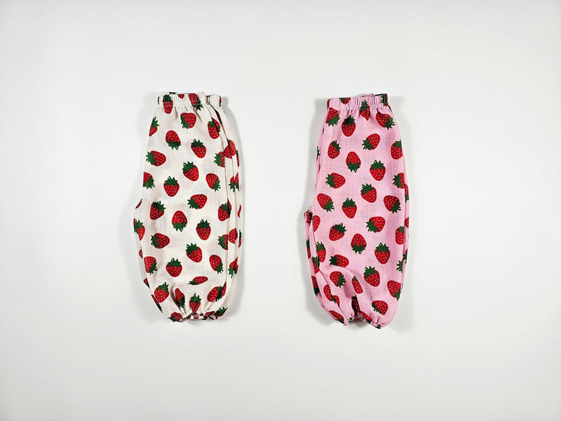 Dolphin - Korean Children Fashion - #Kfashion4kids - Strawberry Bloomers Pants - 3
