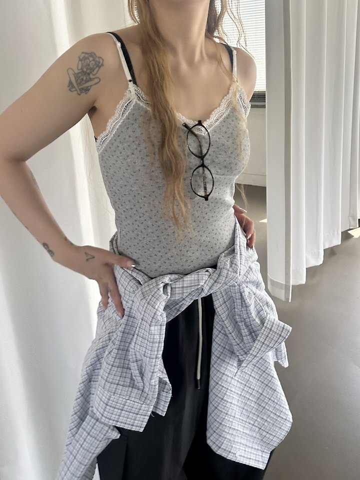 Dress U - Korean Women Fashion - #shopsmall - Flower Lace Sleeveless Top - 2