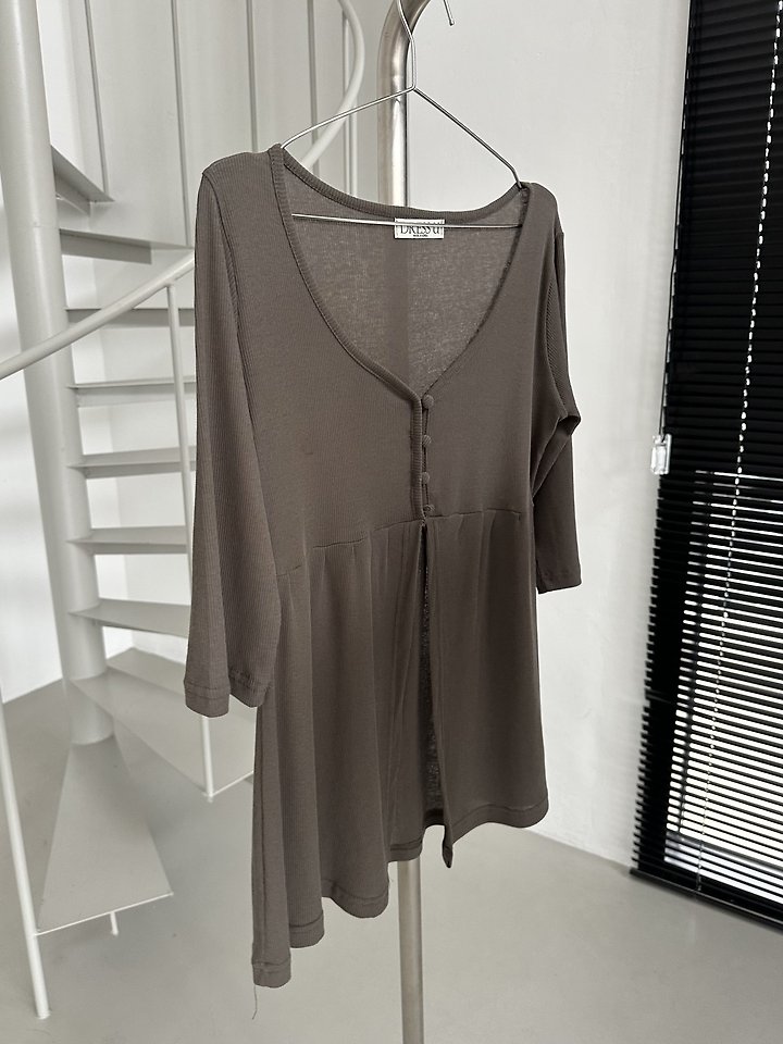Dress U - Korean Women Fashion - #womensfashion - Flare V-Neck Tee - 2