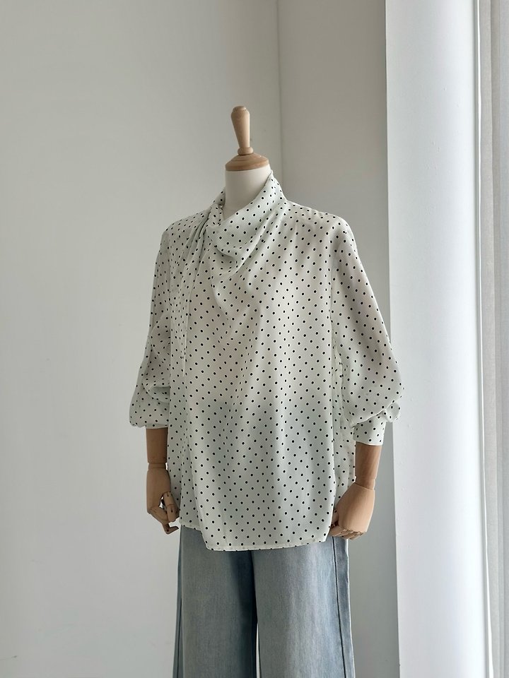 Heize - Korean Women Fashion - #womensfashion - Dot Blouse - 4