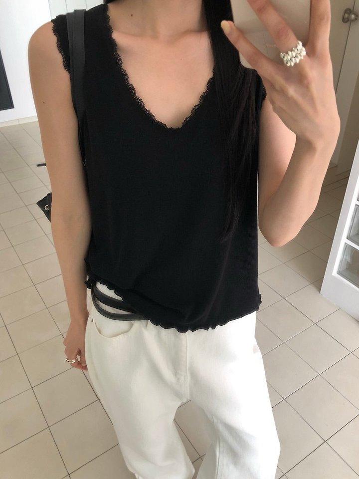 Heize - Korean Women Fashion - #womensfashion - Rena Sleeveless Tee - 3