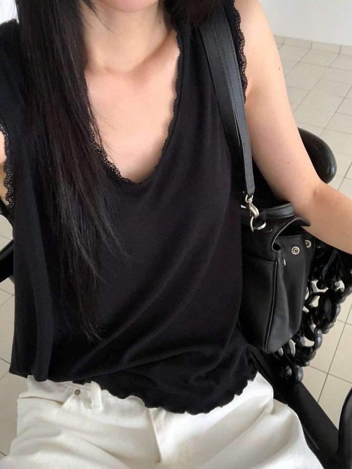 Heize - Korean Women Fashion - #womensfashion - Rena Sleeveless Tee - 5