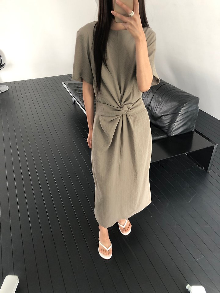Heize - Korean Women Fashion - #womensfashion - Twisted One-piece - 12
