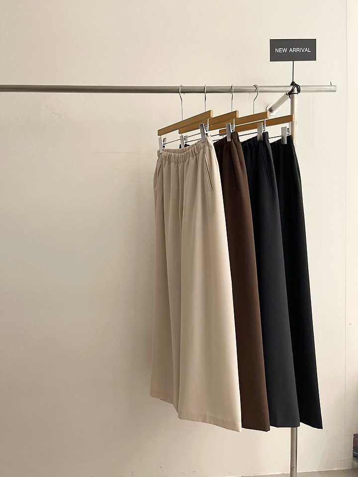 Heize - Korean Women Fashion - #womensfashion - Hearts Banding Pants - 10