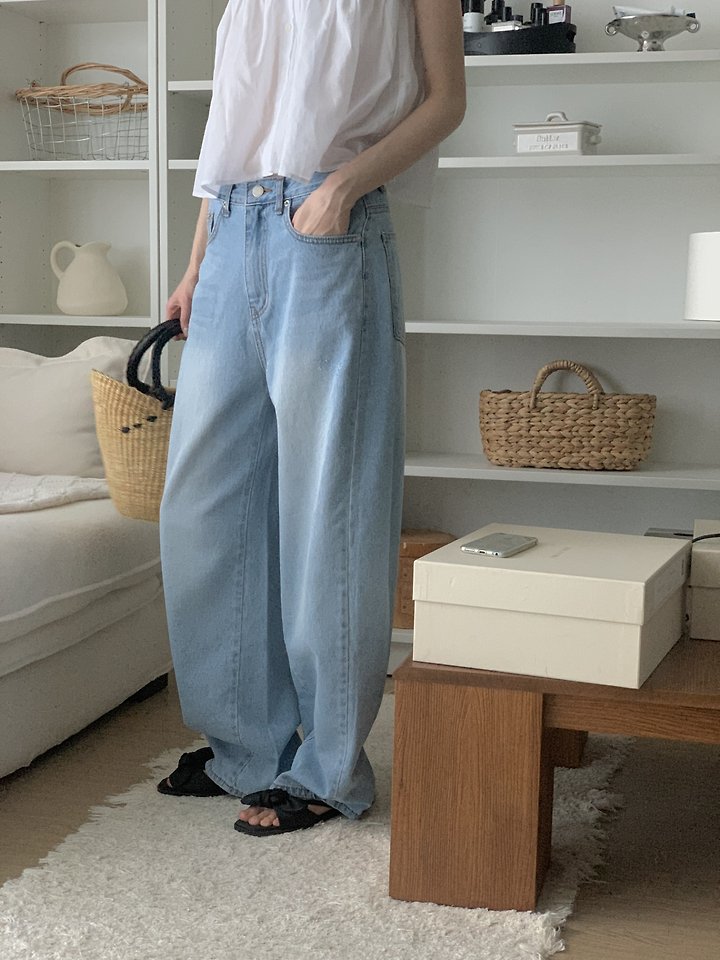I'm here - Korean Women Fashion - #womensfashion - 914 Light Blue Curved Denim Pants - 4