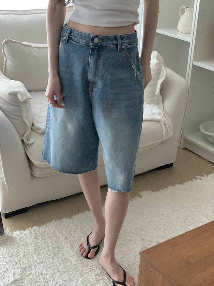 I'm here - Korean Women Fashion - #momslook - 354 Painted Distressed Bermuda Denim Pants