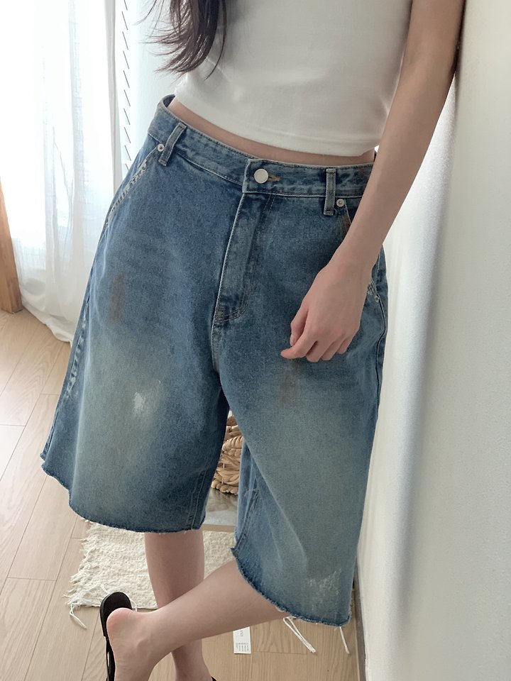 I'm here - Korean Women Fashion - #momslook - 354 Painted Distressed Bermuda Denim Pants - 2
