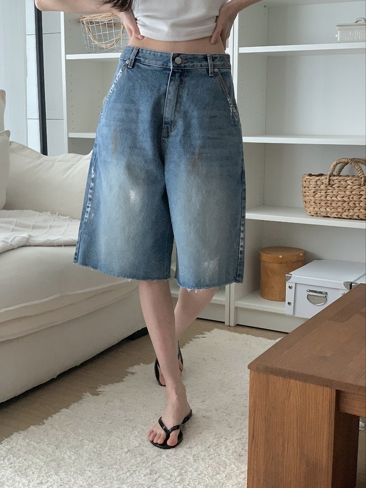 I'm here - Korean Women Fashion - #thatsdarling - 354 Painted Distressed Bermuda Denim Pants - 11
