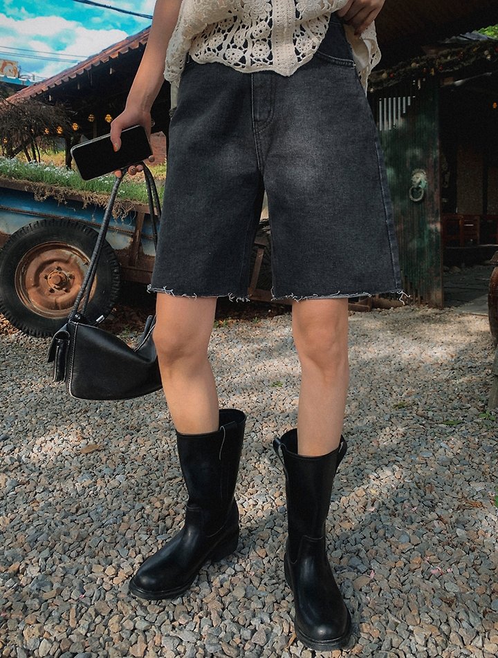 I'm here - Korean Women Fashion - #vintageinspired - 342 Cut-Off Black Denim Shorts - 3