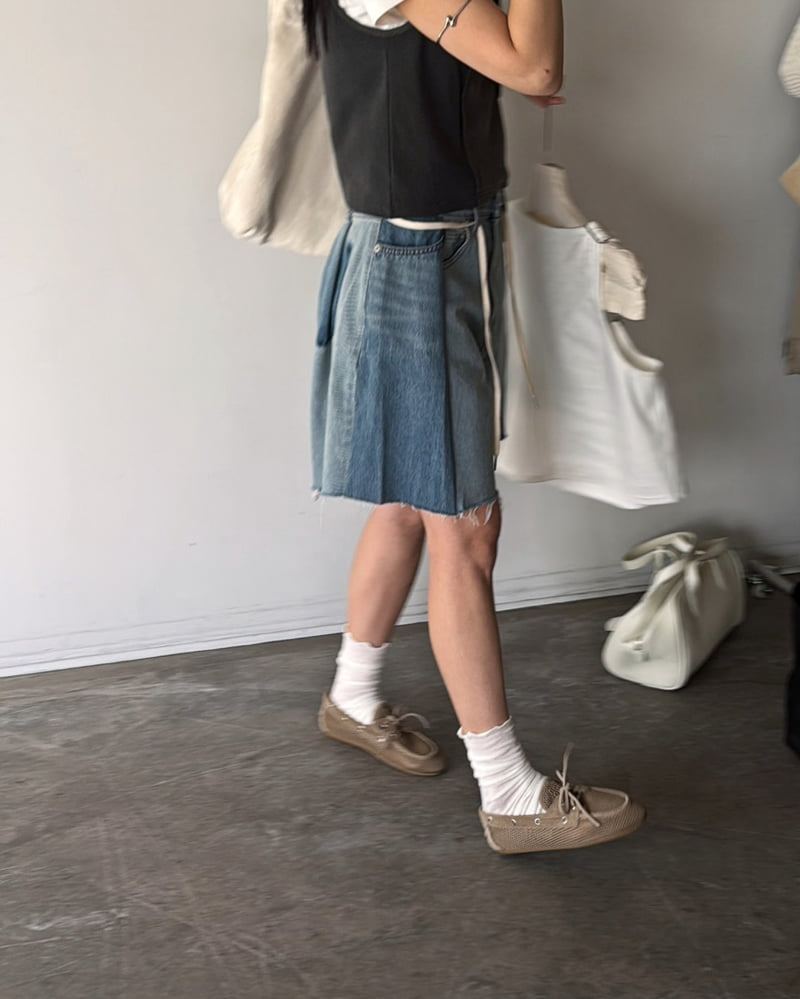 Jade Market - Korean Women Fashion - #momslook - Contrast Denim Shorts - 4
