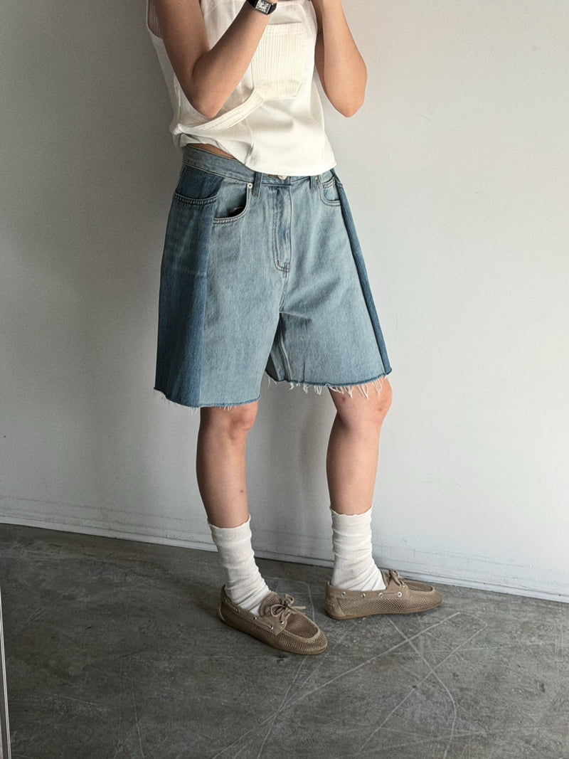 Jade Market - Korean Women Fashion - #restrostyle - Contrast Denim Shorts - 10