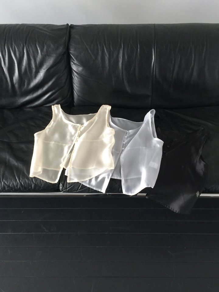 Jeiin - Korean Women Fashion - #momslook - Shine Sleeveless Blouse - 4