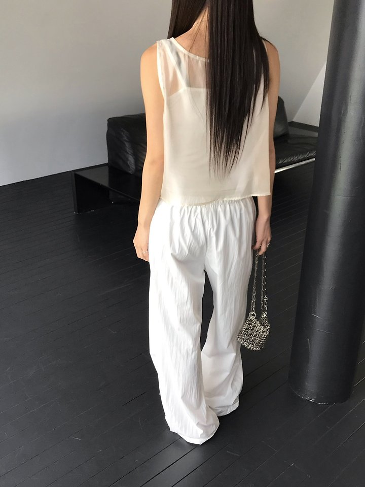 Jeiin - Korean Women Fashion - #pursuepretty - Shine Sleeveless Blouse - 9