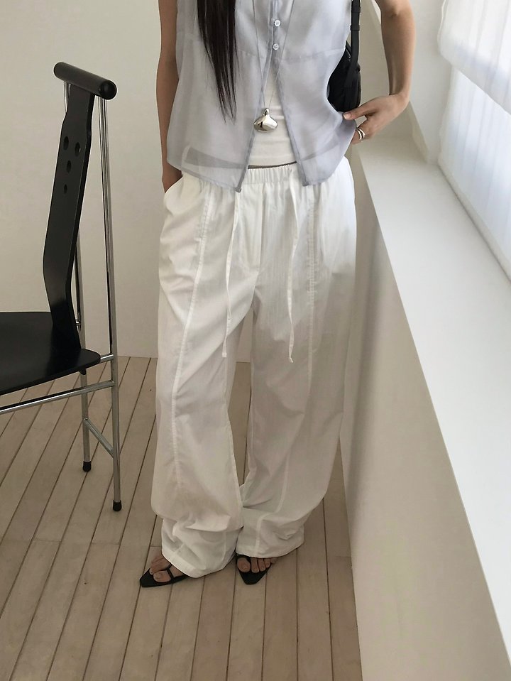 Jeiin - Korean Women Fashion - #shopsmall - Shine Sleeveless Blouse - 12