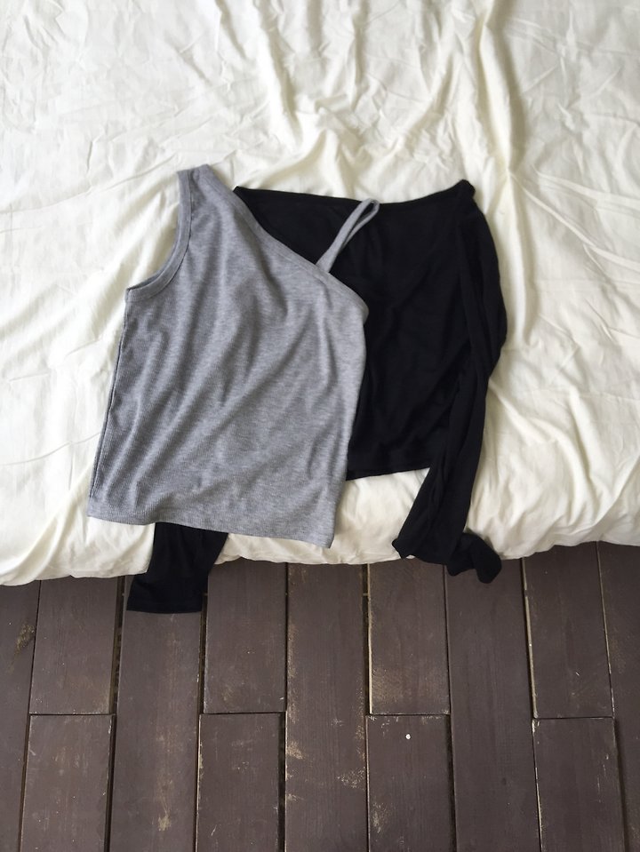 Jeiin - Korean Women Fashion - #womensfashion - Line Sleeveless Top - 2