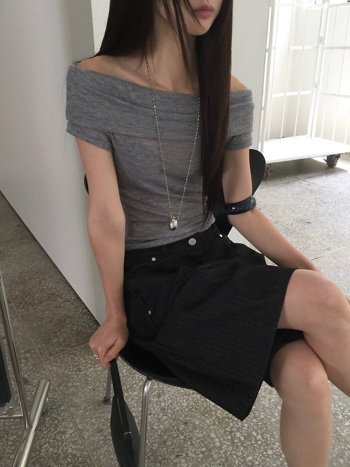 Jeiin - Korean Women Fashion - #momslook - Bron Off-Shoulder Tee - 4