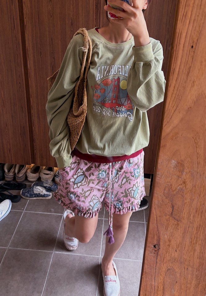 Lagrass - Korean Women Fashion - #momslook - Golden Sweatshirt - 3