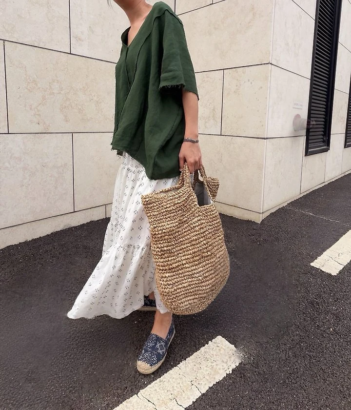 Lagrass - Korean Women Fashion - #momslook - V Blouse - 7