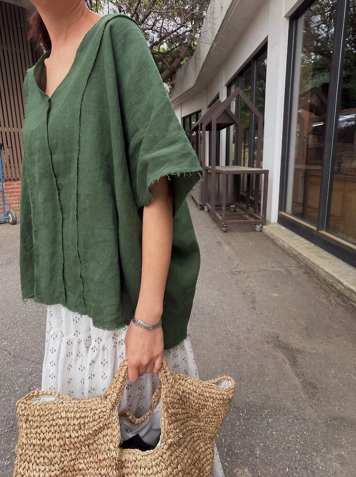 Lagrass - Korean Women Fashion - #momslook - V Blouse - 9