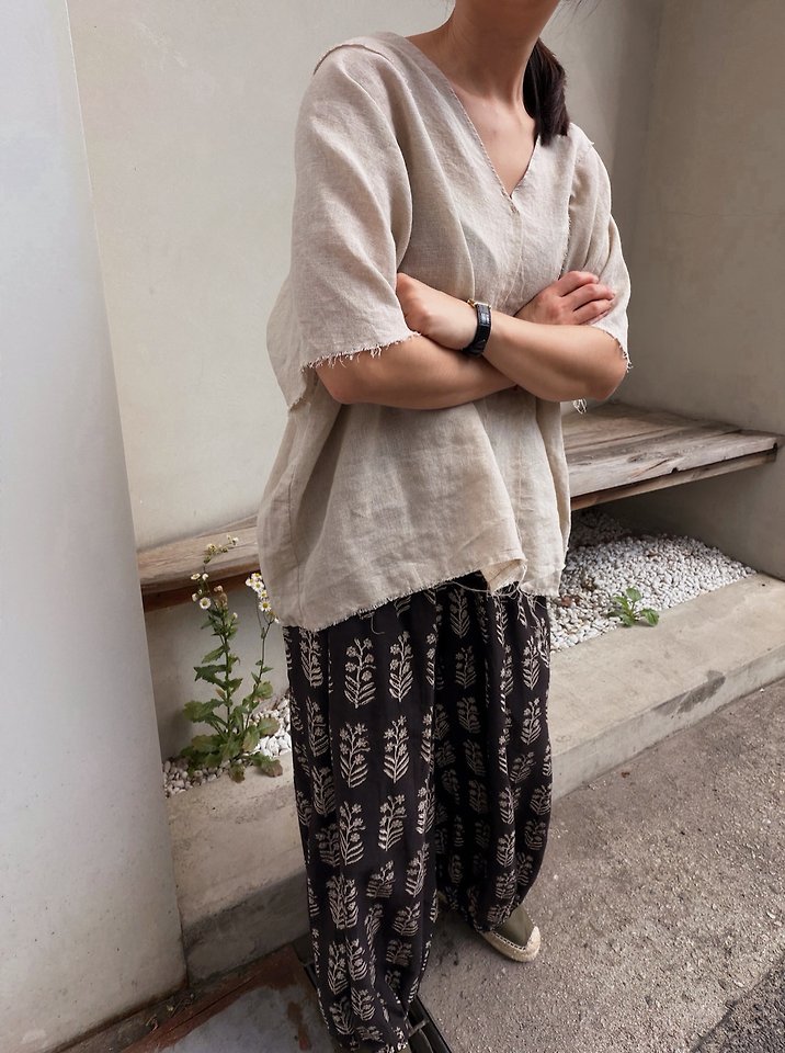 Lagrass - Korean Women Fashion - #thelittlethings - V Blouse - 6