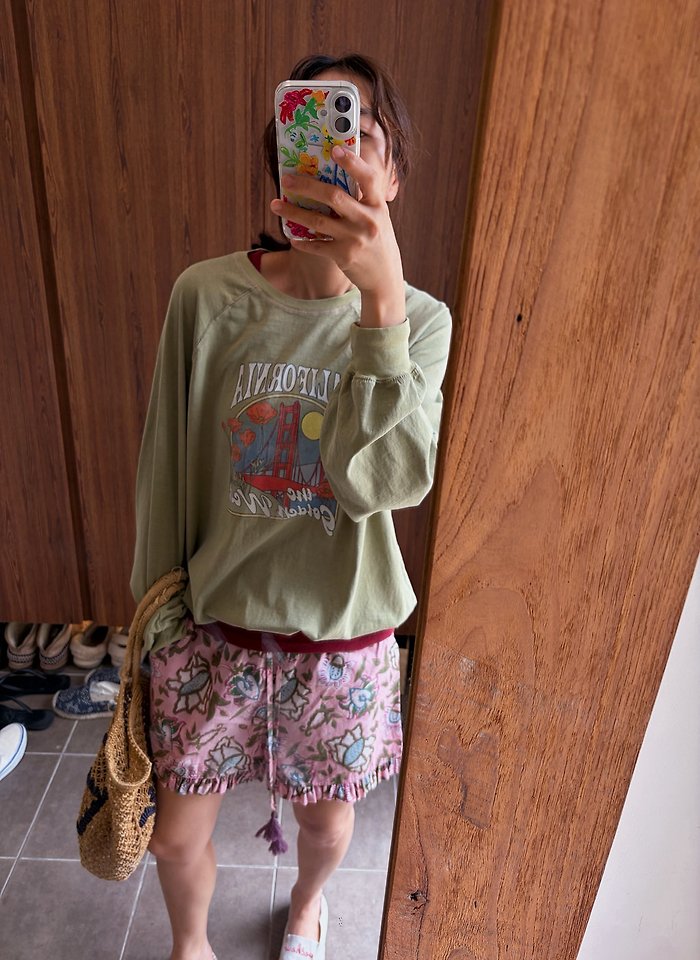 Lagrass - Korean Women Fashion - #vintageinspired - Golden Sweatshirt - 9