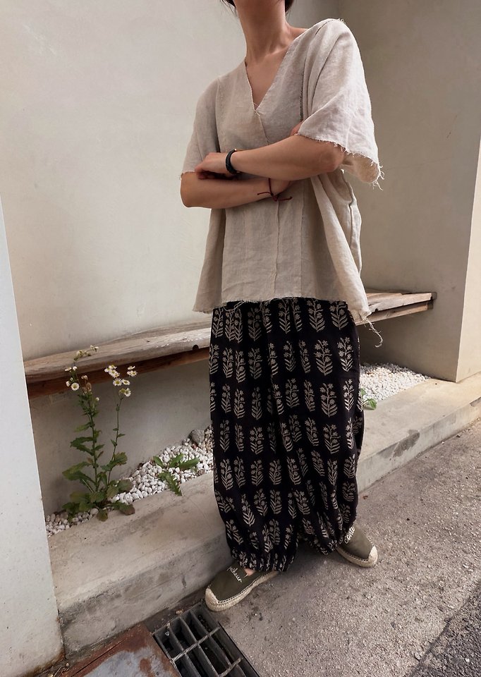Lagrass - Korean Women Fashion - #womensfashion - V Blouse - 12