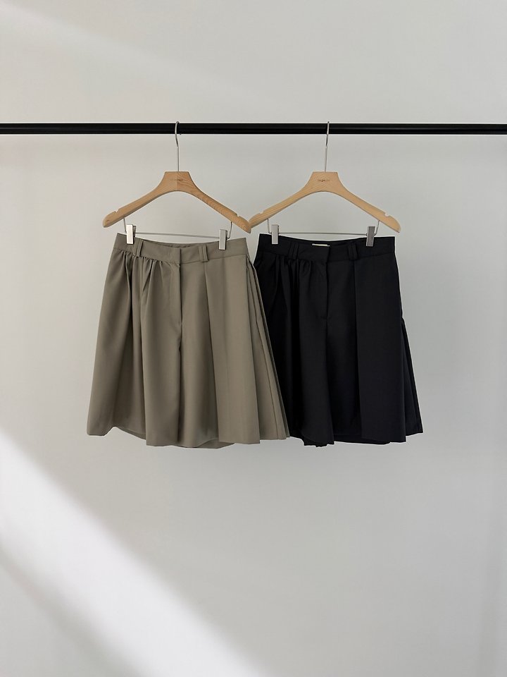 Logarden - Korean Women Fashion - #momslook - Unbalanced Big Half Pants