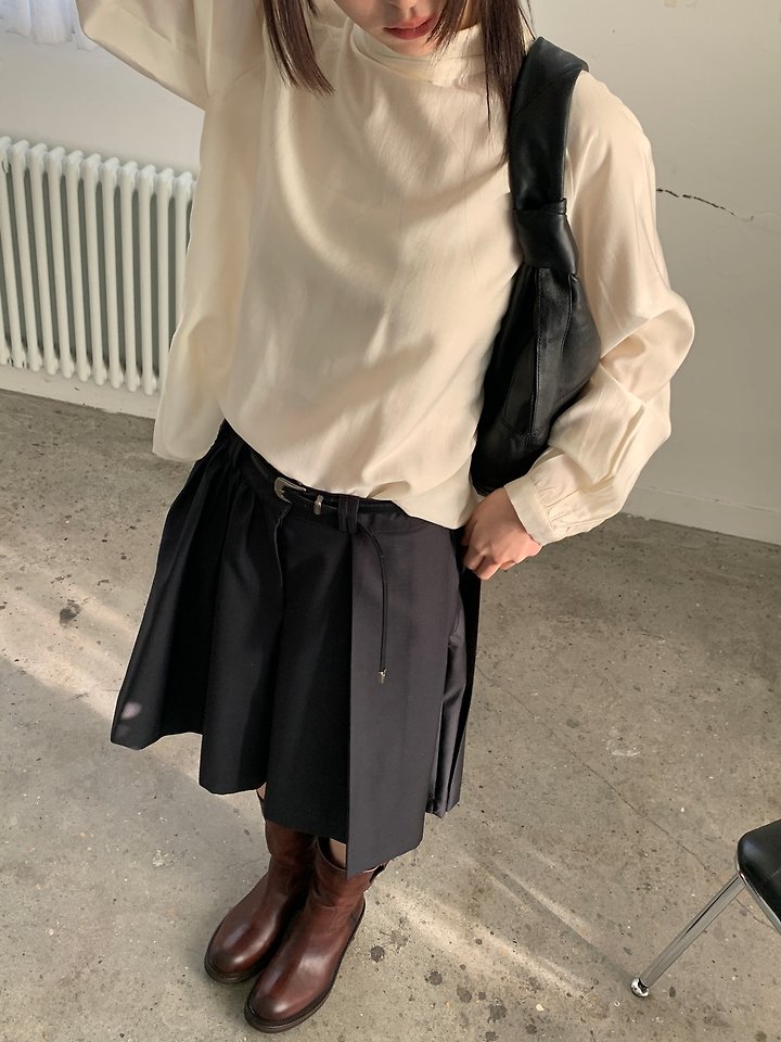 Logarden - Korean Women Fashion - #vintagekidsstyle - Unbalanced Big Half Pants - 12