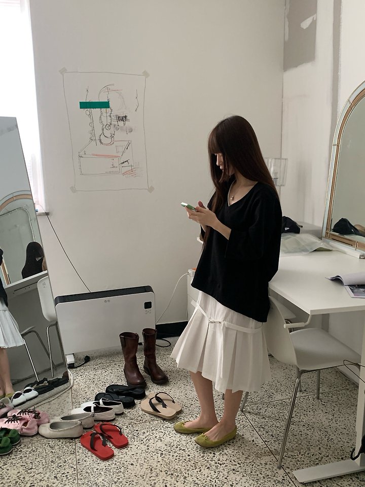 Logarden - Korean Women Fashion - #womensfashion - Anne Muffler Top - 6