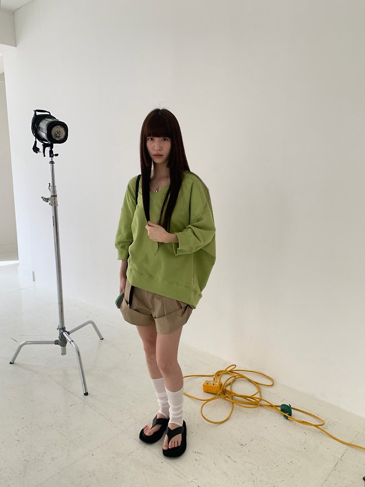 Logarden - Korean Women Fashion - #womensfashion - V Half Sweatshirt - 2