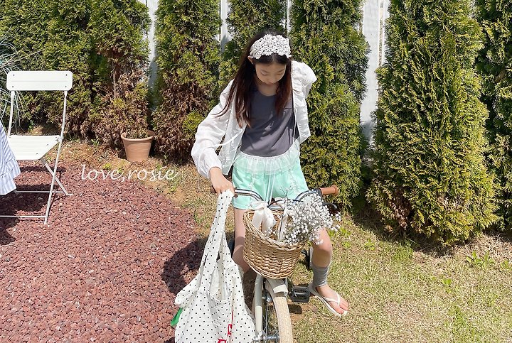 Love Rosie - Korean Children Fashion - #littlefashionista - Hem Lace Frill Sleeveless Top - 6