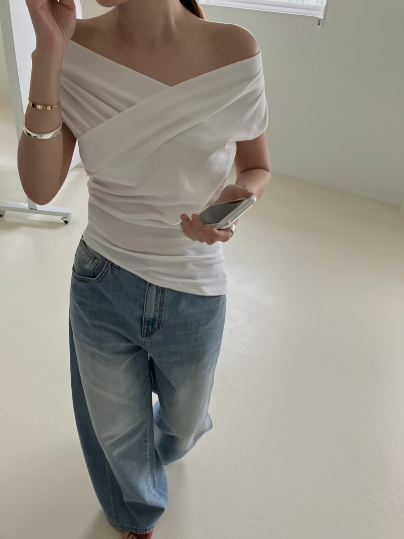 Made - Korean Women Fashion - #vintagekidsstyle - Verry Off Tee - 12
