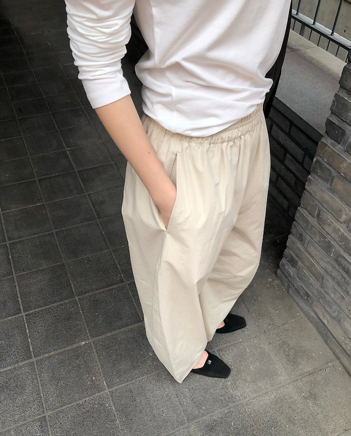 Moani - Korean Women Fashion - #momslook - Summer Cotton Curved Pants - 6