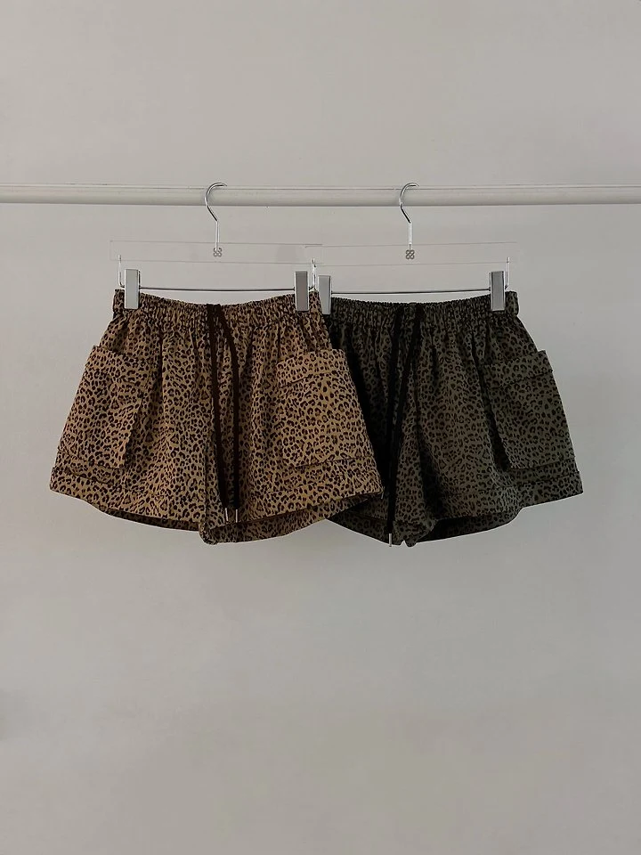 Moran Women - Korean Women Fashion - #womensfashion - Pocket Leo Shorts