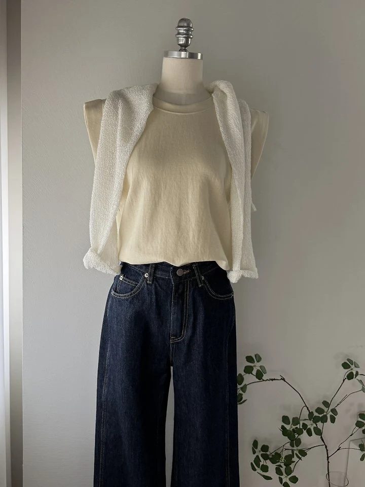 Most - Korean Women Fashion - #momslook - Boxy Sleeveless Tee