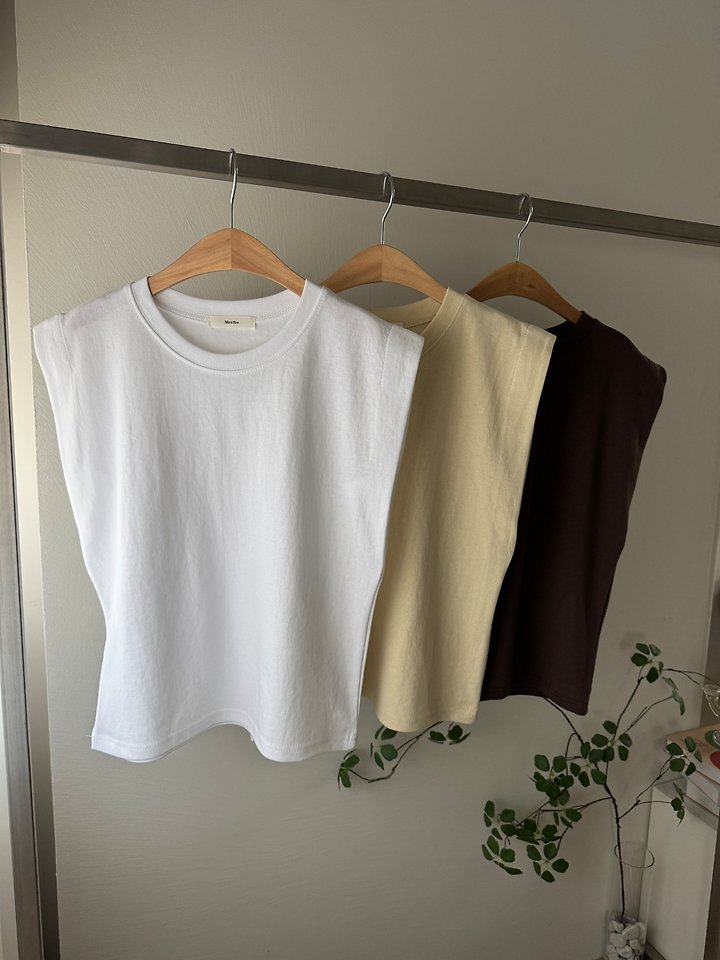 Most - Korean Women Fashion - #momslook - Boxy Sleeveless Tee - 9