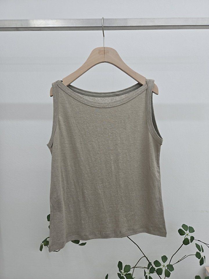 Most - Korean Women Fashion - #momslook - Lip Linen Sleeveless Top - 9
