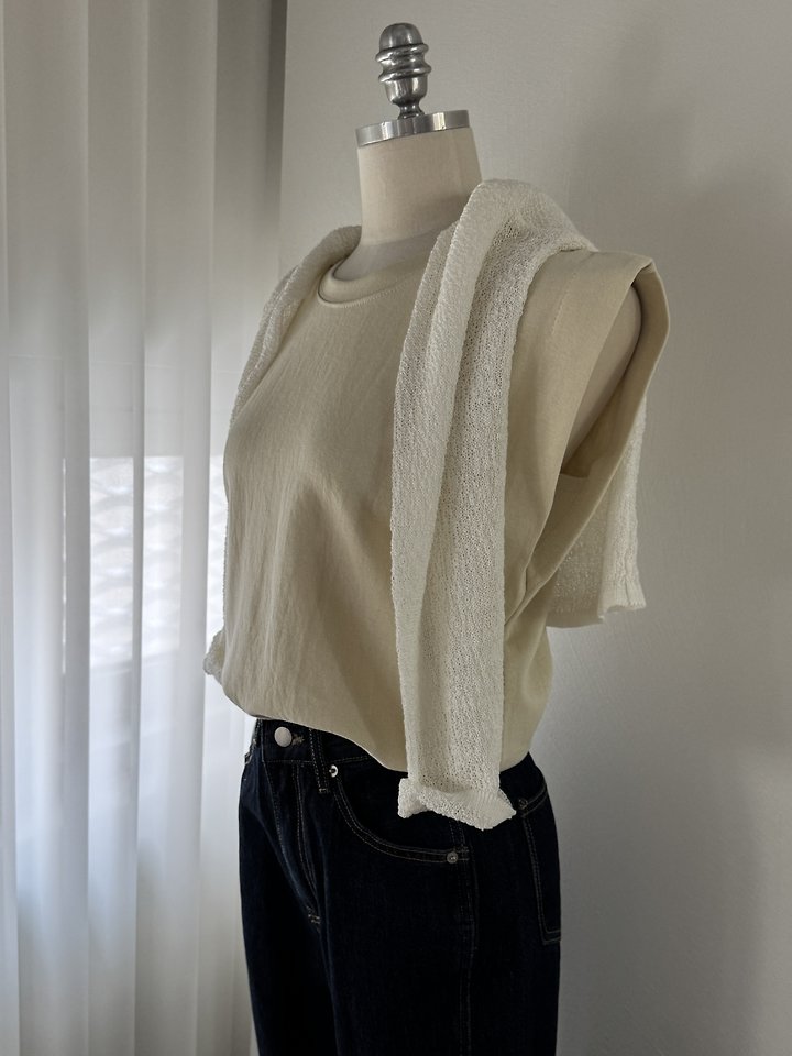 Most - Korean Women Fashion - #womensfashion - Boxy Sleeveless Tee - 2