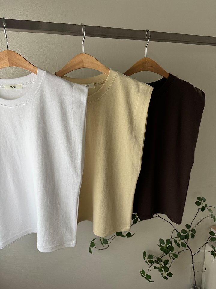 Most - Korean Women Fashion - #womensfashion - Boxy Sleeveless Tee - 8