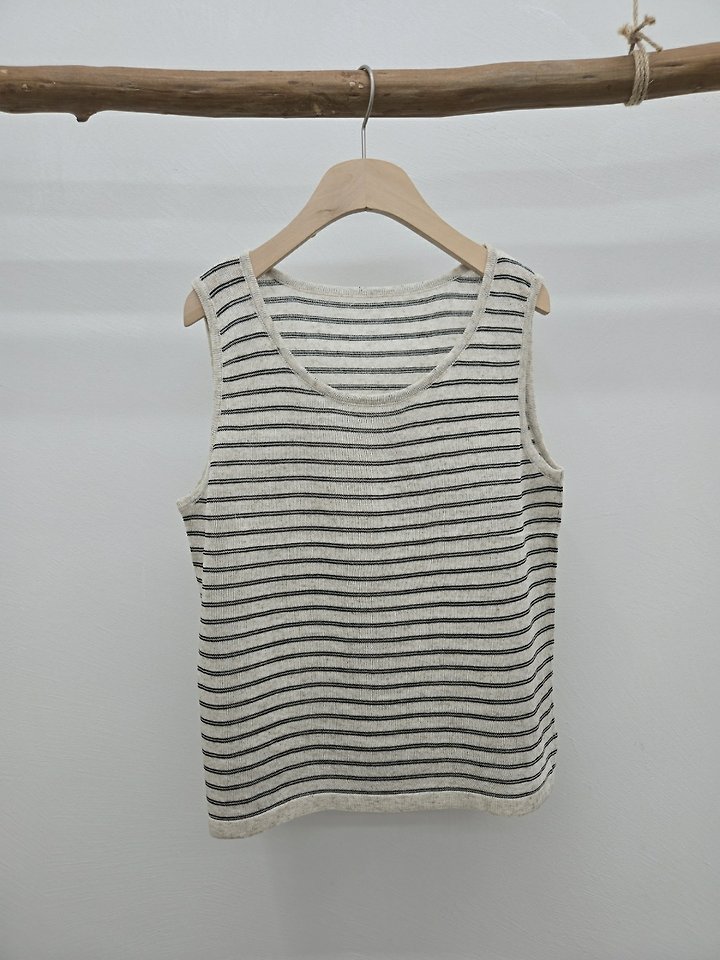 Most - Korean Women Fashion - #womensfashion - Under Sleeveless Top - 11