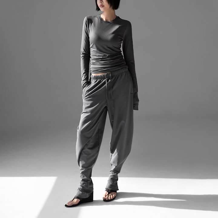 Paper Moon - Korean Women Fashion - #momslook - Curved Balloon Leg Jersey Pants - 3