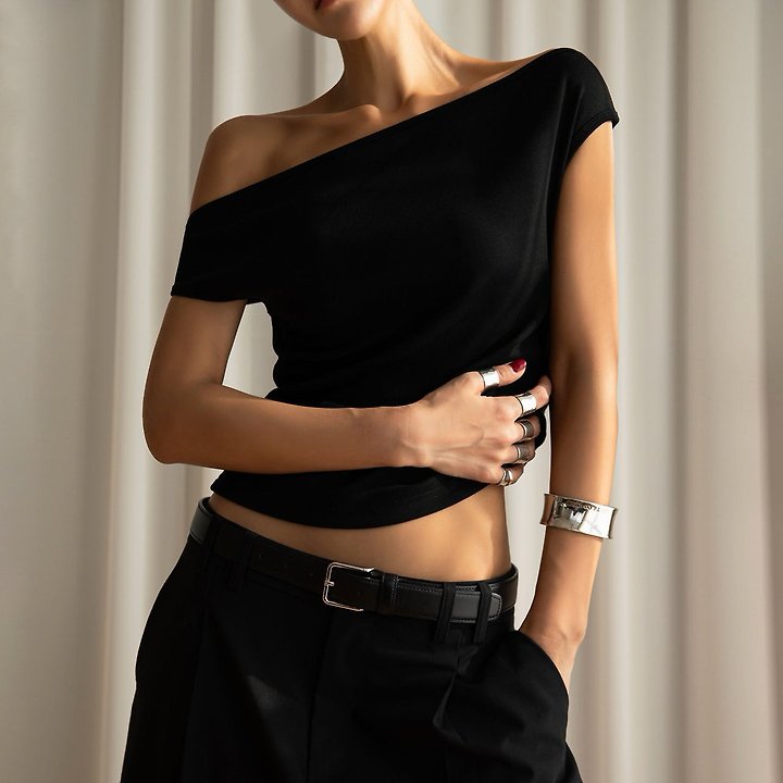 Paper Moon - Korean Women Fashion - #momslook - Contrast Off Shoulder Tee - 11