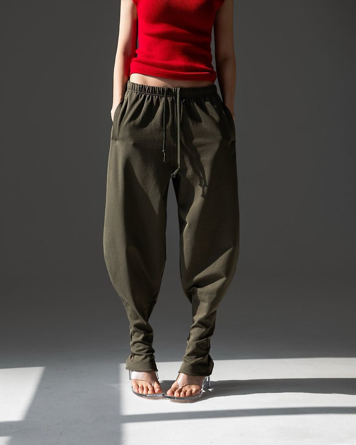 Paper Moon - Korean Women Fashion - #pursuepretty - Curved Balloon Leg Jersey Pants - 4