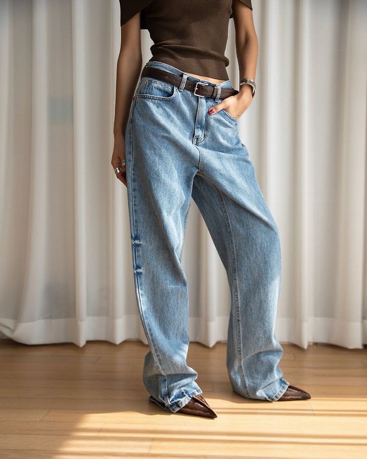 Paper Moon - Korean Women Fashion - #romanticstyle - Classic Domingo Detail Straight Denim Pants