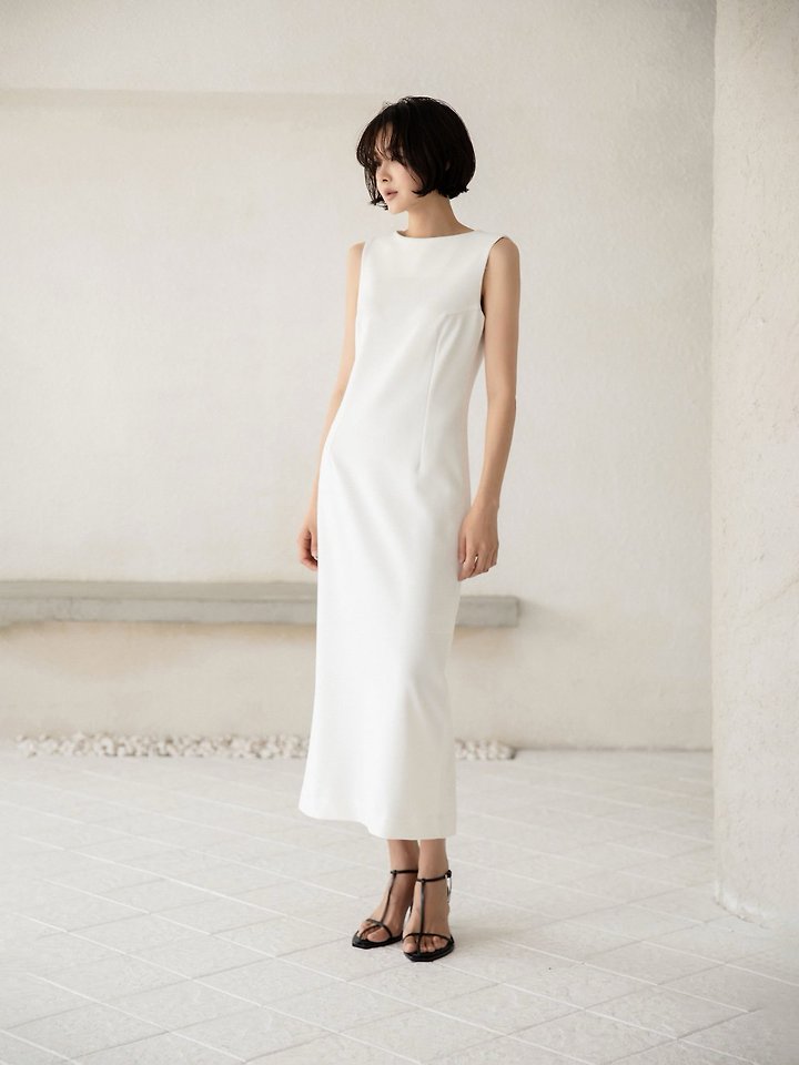 Paper Moon - Korean Women Fashion - #thelittlethings - Crepe Pencil Line Midi Sleeveless Kelly One-piece - 3