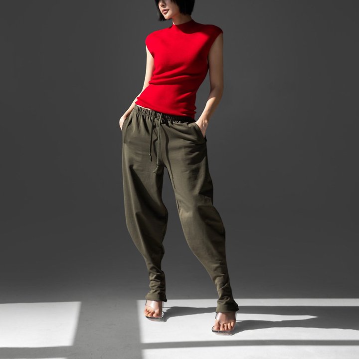 Paper Moon - Korean Women Fashion - #vintagekidsstyle - Curved Balloon Leg Jersey Pants - 2
