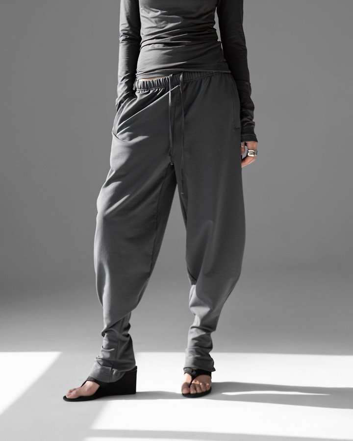 Paper Moon - Korean Women Fashion - #momslook - Curved Balloon Leg Jersey Pants - 4
