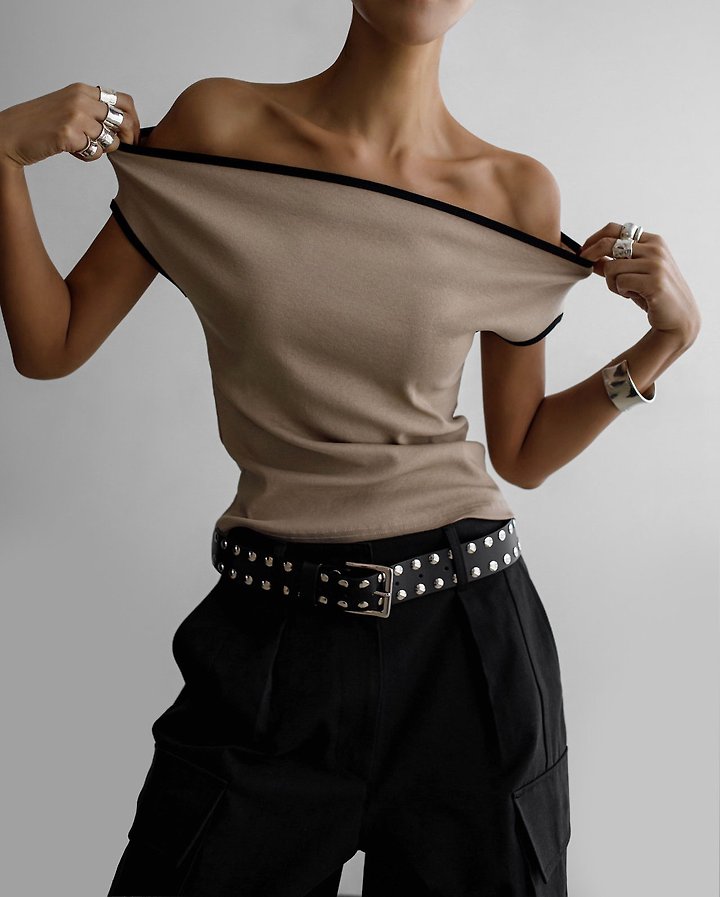 Paper Moon - Korean Women Fashion - #momslook - Contrast Off Shoulder Tee - 4