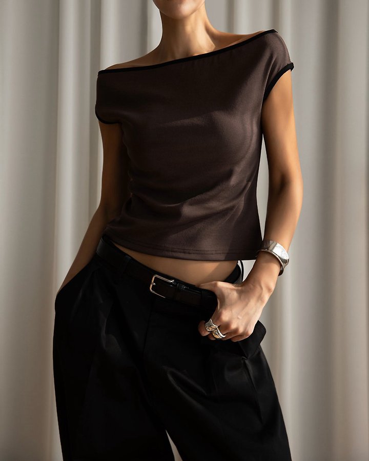 Paper Moon - Korean Women Fashion - #momslook - Contrast Off Shoulder Tee - 4