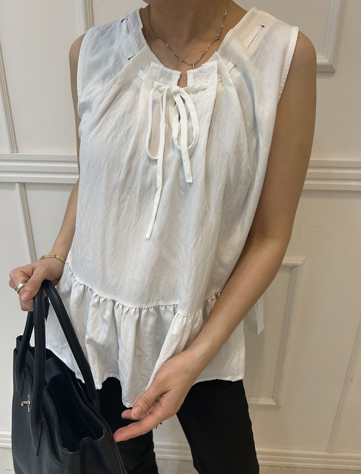 Pearls room - Korean Women Fashion - #momslook - Pintuck Strap Sleeveless Blouse - 12